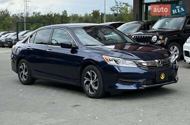 Седан Honda Accord 2015 в Чернівцях