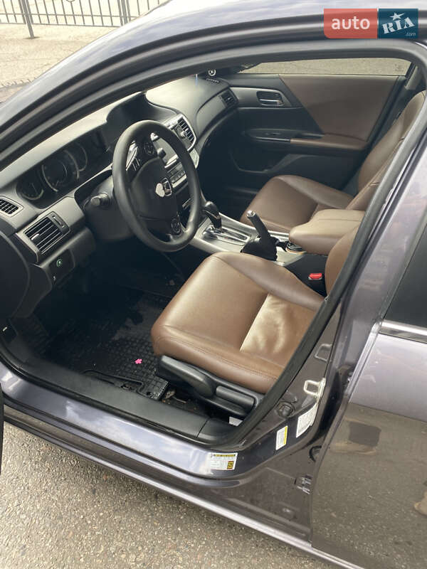 Седан Honda Accord 2014 в Києві
