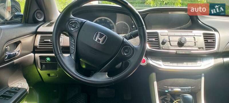 Седан Honda Accord 2015 в Виннице