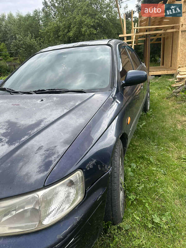 Седан Honda Accord 1999 в Верховине