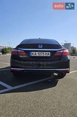 Седан Honda Accord 2017 в Киеве