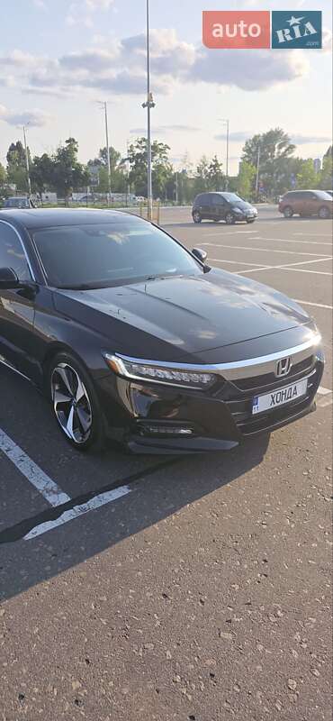 Седан Honda Accord 2018 в Киеве