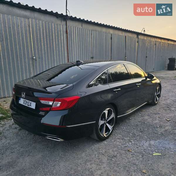 Седан Honda Accord 2018 в Киеве