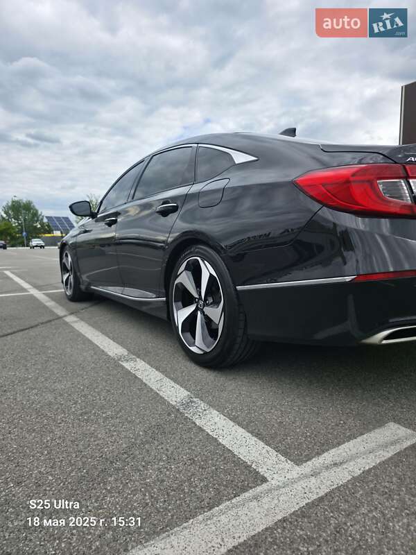 Седан Honda Accord 2018 в Киеве