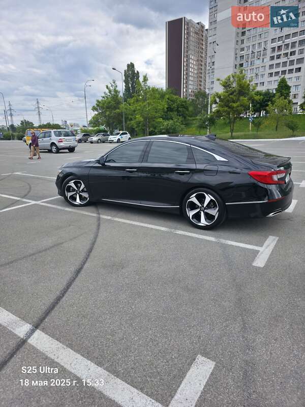 Седан Honda Accord 2018 в Киеве