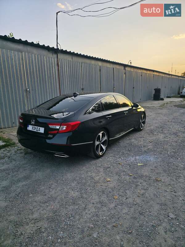 Седан Honda Accord 2018 в Киеве