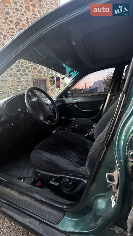 Седан Honda Accord 1995 в Іванкові