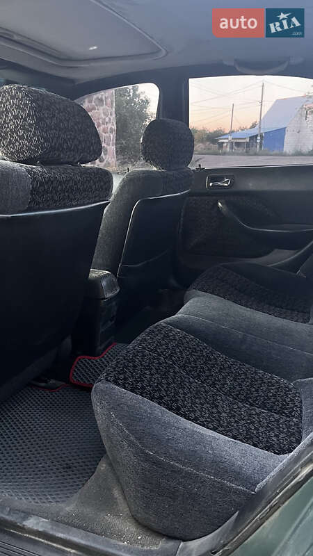 Седан Honda Accord 1995 в Іванкові