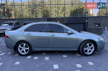 Седан Honda Accord 2004 в 