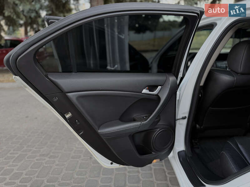 Седан Honda Accord 2012 в Кропивницком