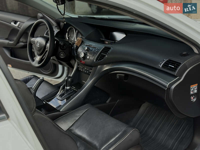 Седан Honda Accord 2012 в Кропивницком