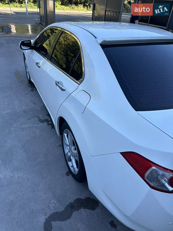 Седан Honda Accord 2010 в Києві