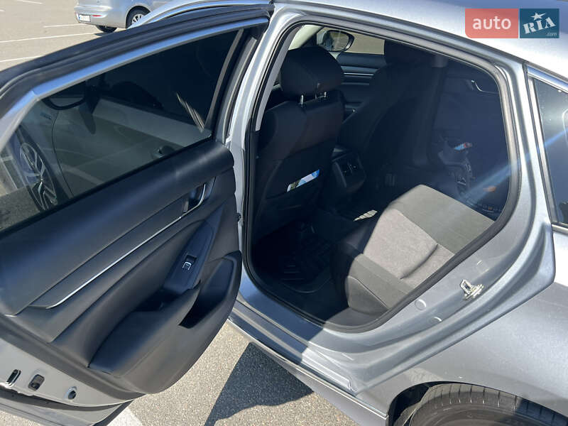 Седан Honda Accord 2019 в Киеве