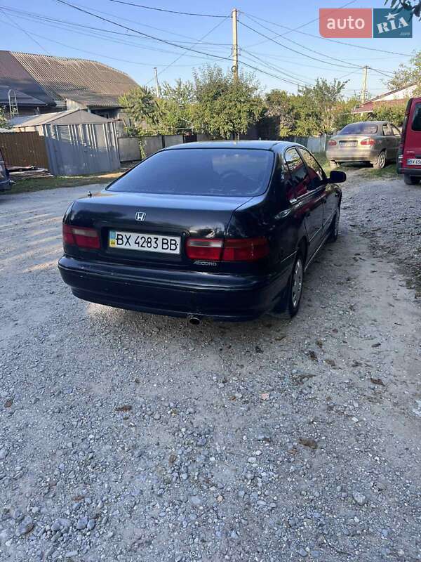 Седан Honda Accord 1994 в Дунаївцях