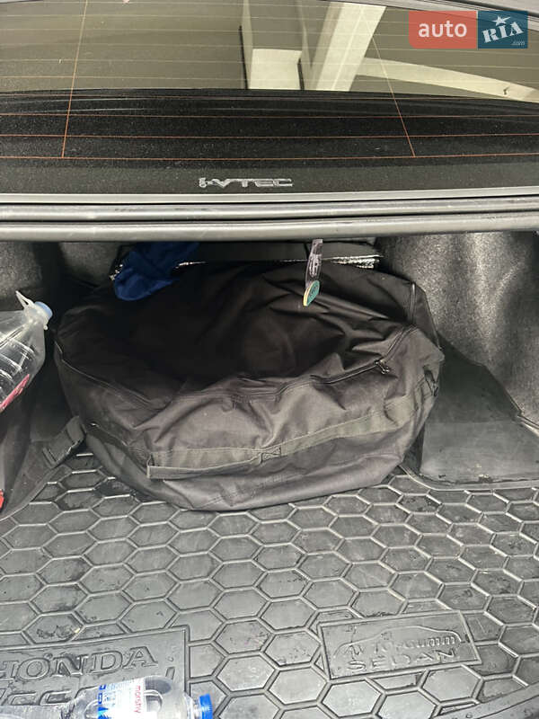 Седан Honda Accord 2011 в Києві