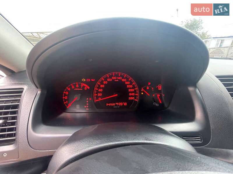 Седан Honda Accord 2005 в Кривом Роге