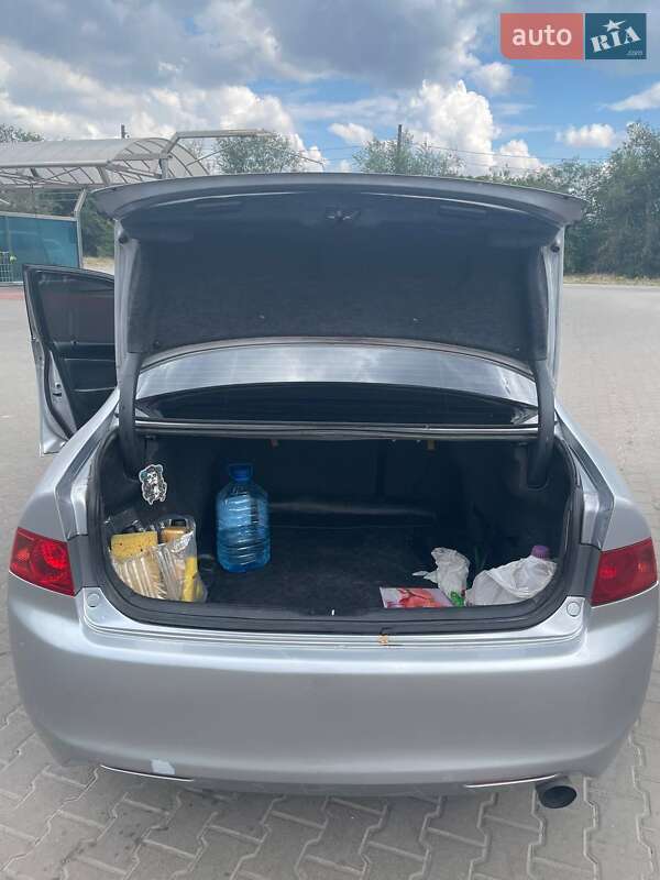 Седан Honda Accord 2005 в Кривом Роге