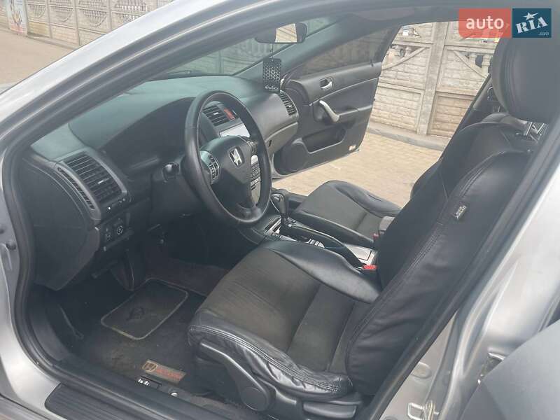 Седан Honda Accord 2005 в Кривом Роге