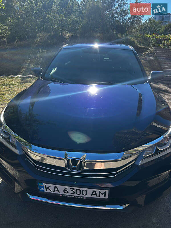 Седан Honda Accord 2016 в Киеве