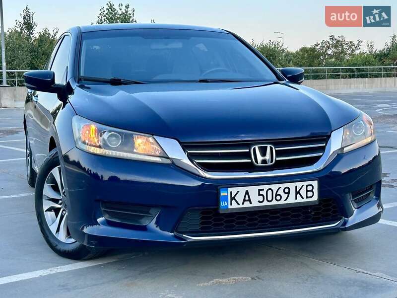 Седан Honda Accord 2013 в Киеве