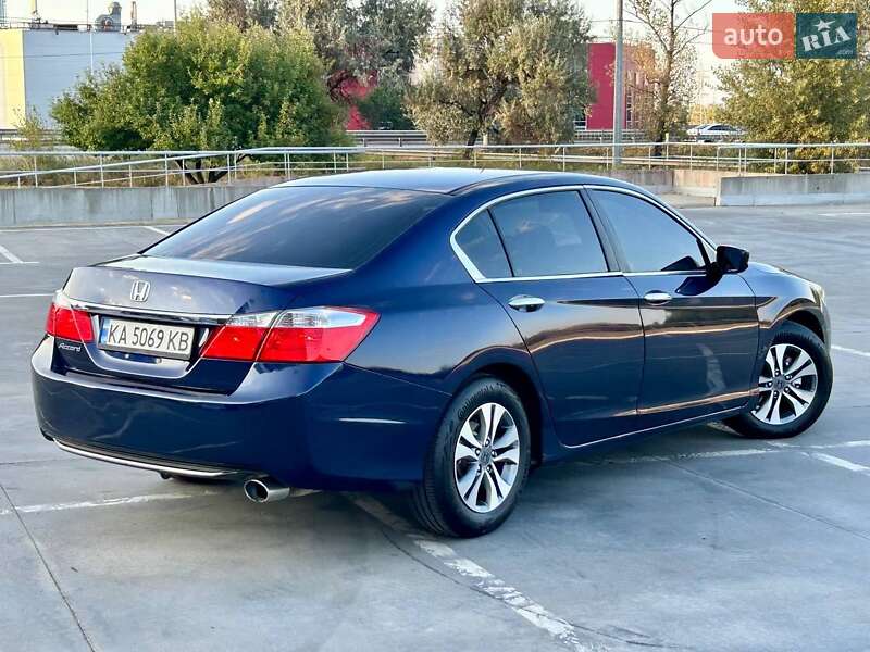 Седан Honda Accord 2013 в Киеве
