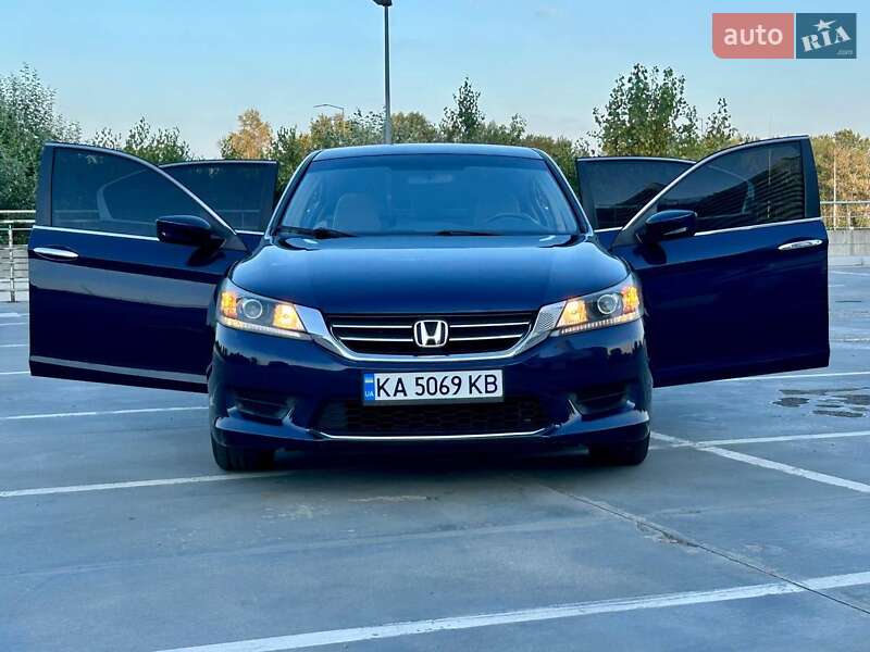 Седан Honda Accord 2013 в Киеве