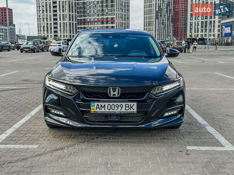 Седан Honda Accord 2019 в Киеве