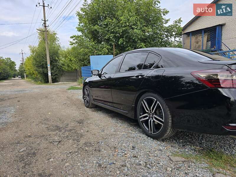 Седан Honda Accord 2016 в Запорожье