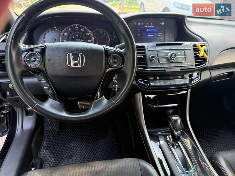 Седан Honda Accord 2016 в Хмельницком