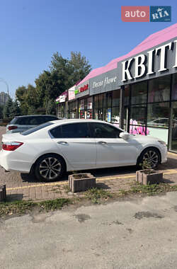 Седан Honda Accord 2013 в Киеве