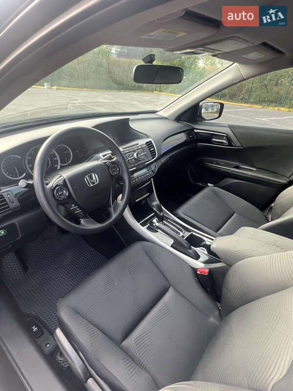 Седан Honda Accord 2016 в Ужгороді