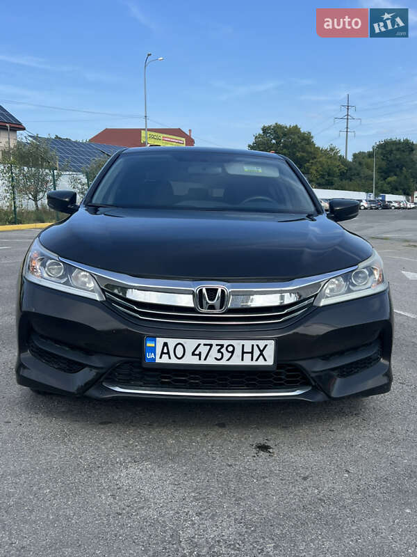 Седан Honda Accord 2016 в Ужгороді