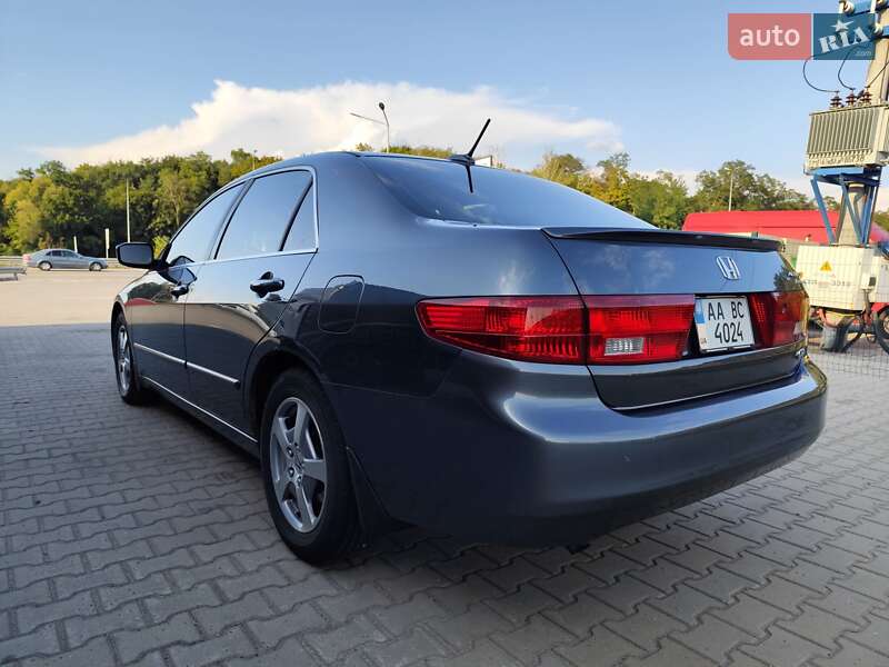 Седан Honda Accord 2005 в Петропавловской Борщаговке