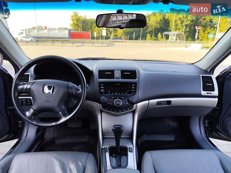 Седан Honda Accord 2005 в Петропавловской Борщаговке
