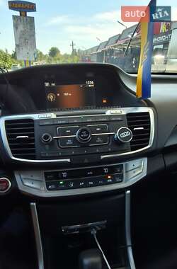 Седан Honda Accord 2015 в 