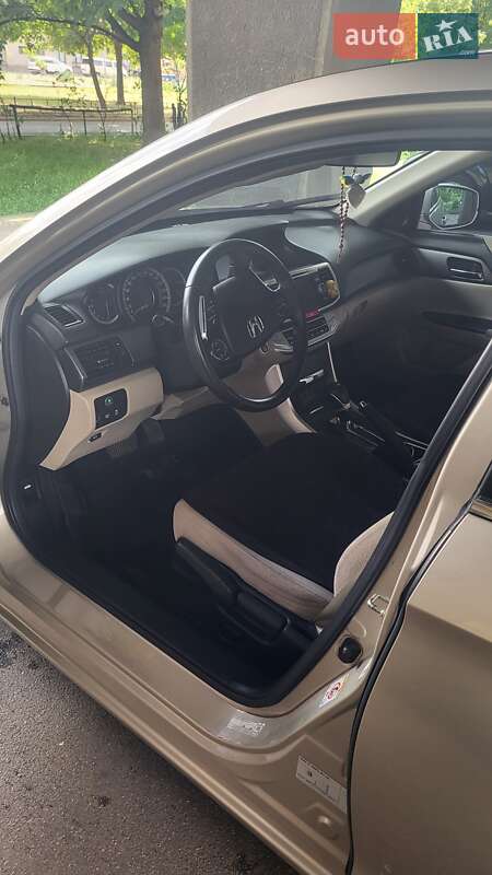 Седан Honda Accord 2013 в Талалаевке