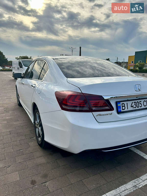 Седан Honda Accord 2015 в Житомирі
