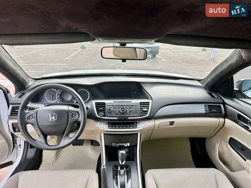 Седан Honda Accord 2015 в Житомирі