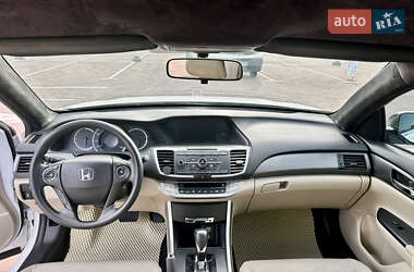 Седан Honda Accord 2015 в 