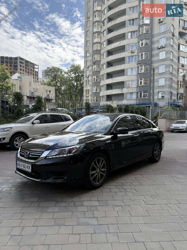 Седан Honda Accord 2013 в Киеве