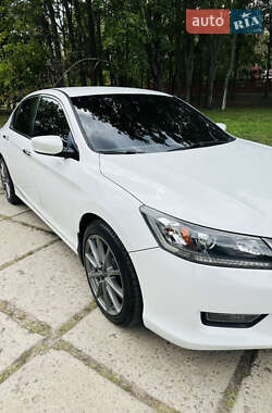 Седан Honda Accord 2014 в 