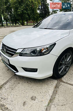 Седан Honda Accord 2014 в 