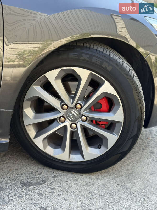 Седан Honda Accord 2011 в Киеве