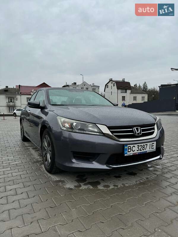 Седан Honda Accord 2012 в Львові