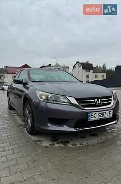 Седан Honda Accord 2012 в 