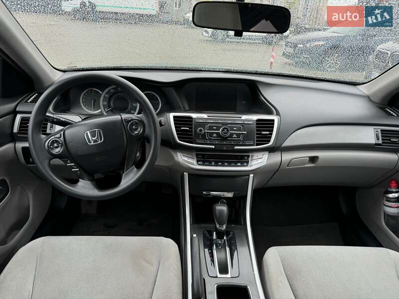 Седан Honda Accord 2012 в Львові