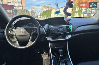 Седан Honda Accord 2015 в 