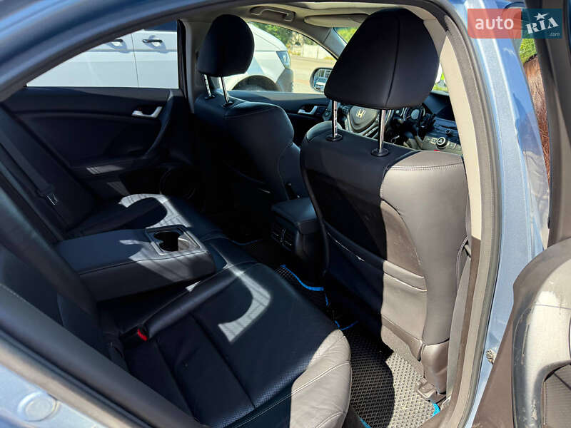 Седан Honda Accord 2011 в Житомирі