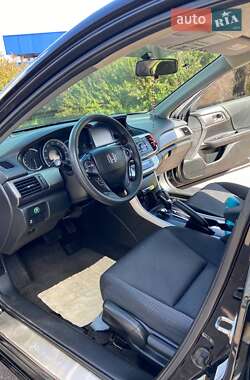 Седан Honda Accord 2015 в 