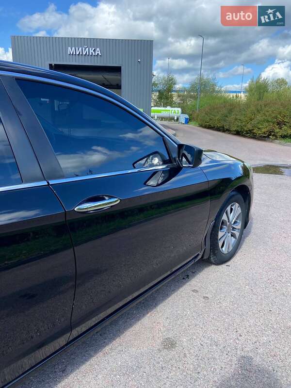 Седан Honda Accord 2015 в Дрогобичі